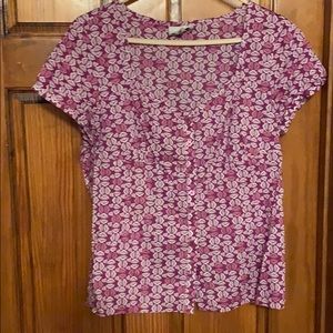 Woman’s summer button shirt